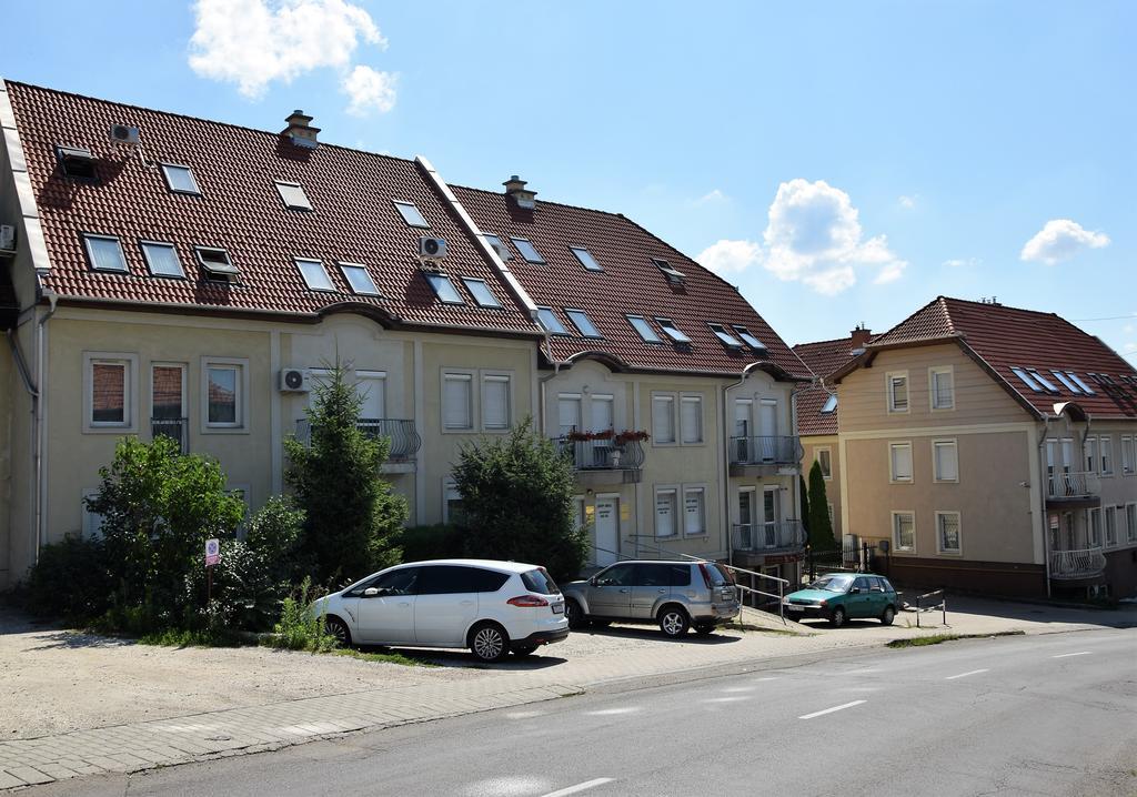 Apartment & *