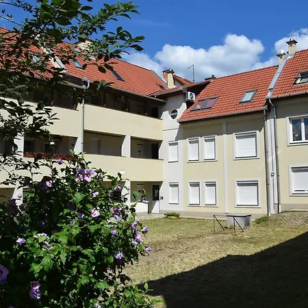 Holiday Home & Apartment Eger Exterior photo